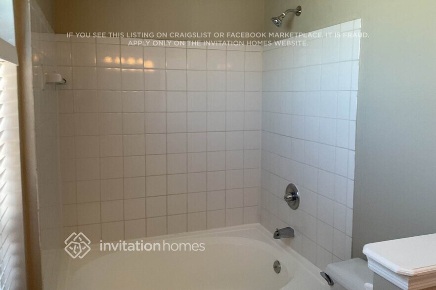 Building Photo - 12370 Carriann Cove Trail S