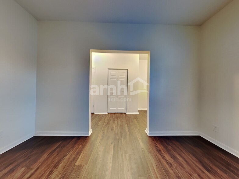Building Photo - 735 Norbie Dr