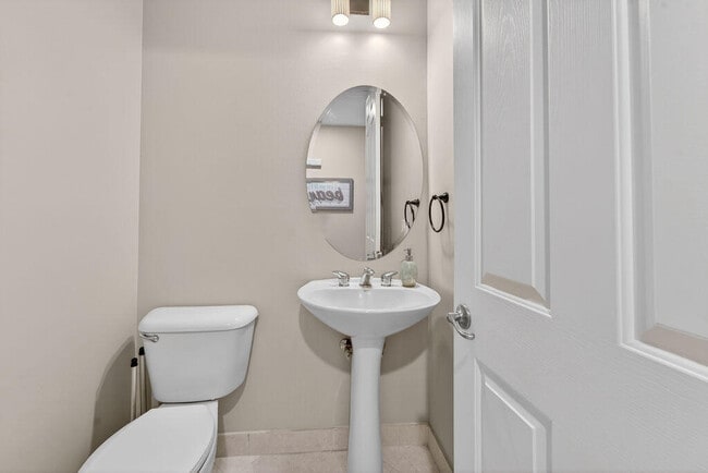 Building Photo - 11860 Valencia Gardens Ave