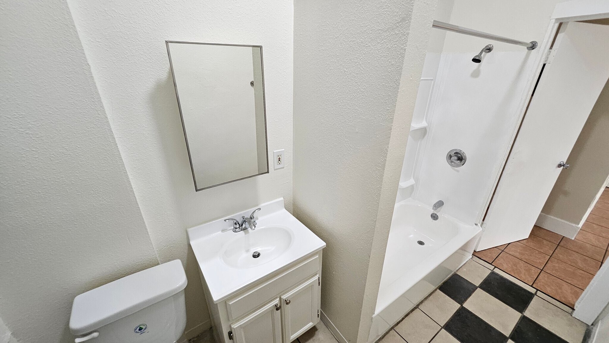 Building Photo - 743 S Burlington Ave