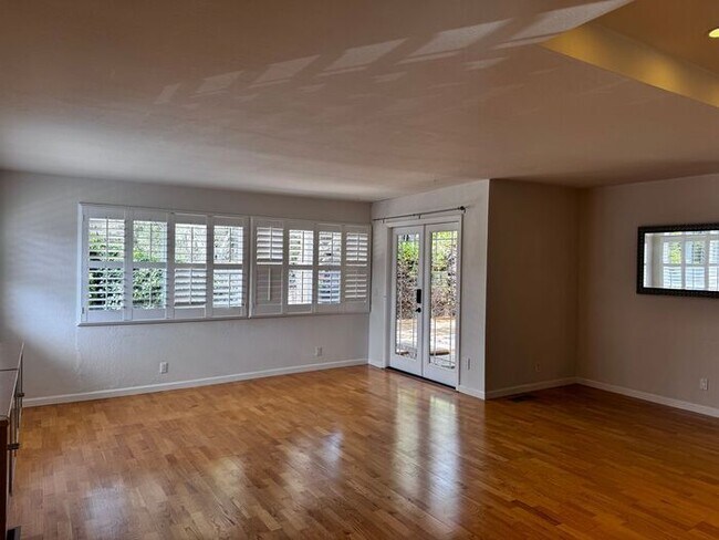 Building Photo - Charming Two Bedroom Pacific Grove Home