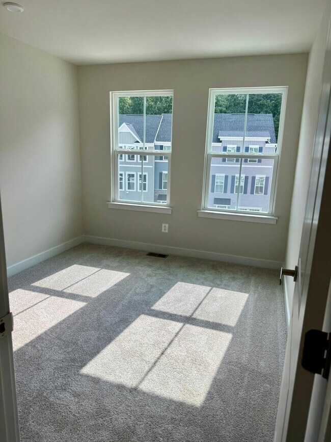 Building Photo - 1859 Bergerac Ct