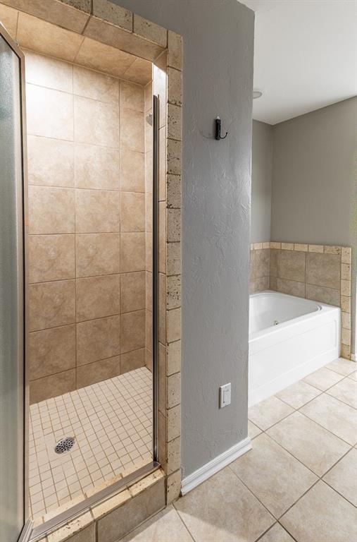 Building Photo - 808 Canyon Dr