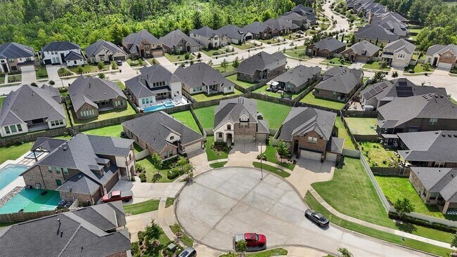Building Photo - 17040 Shy Leaf Ct