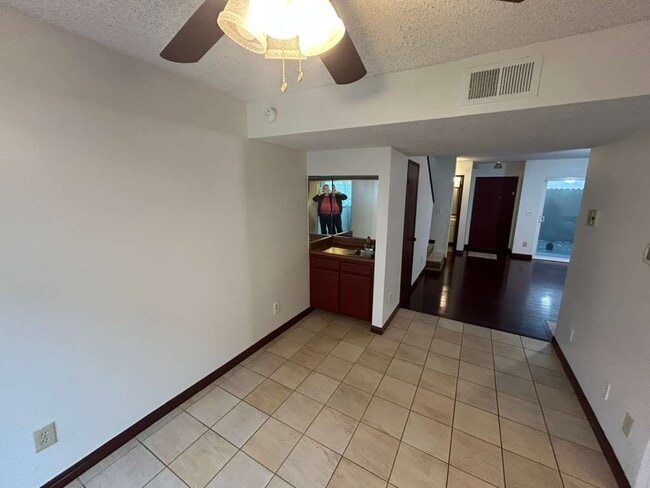 Downstairs Dining & Wet Bar - 1328 9th St