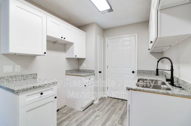Building Photo - 107 Meudon St