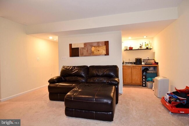 Building Photo - 5449 Grove Ridge Way