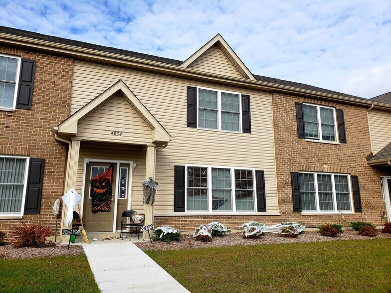 The Villas At Patriot Estates 902 Lexington St McHenry IL 60050