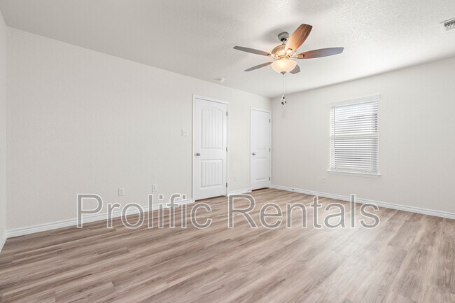 Building Photo - 106 Logan Ct