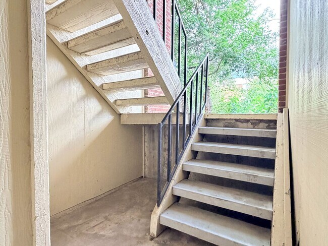 Building Photo - 5995 W Hampden Ave