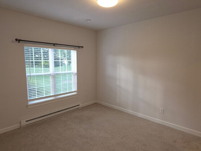 Building Photo - W239N3743 River Birch Ct