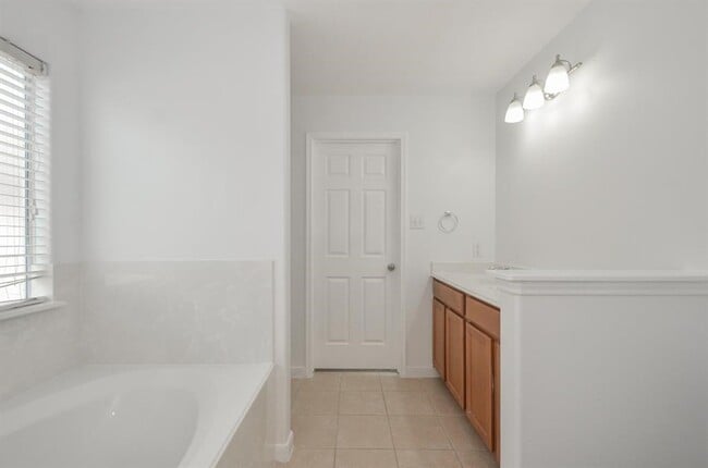 Building Photo - 26538 Marble Point Ln