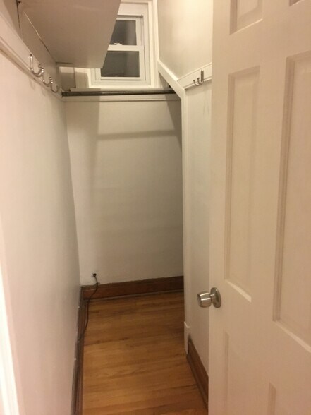 Building Photo - 4622 S Troy St