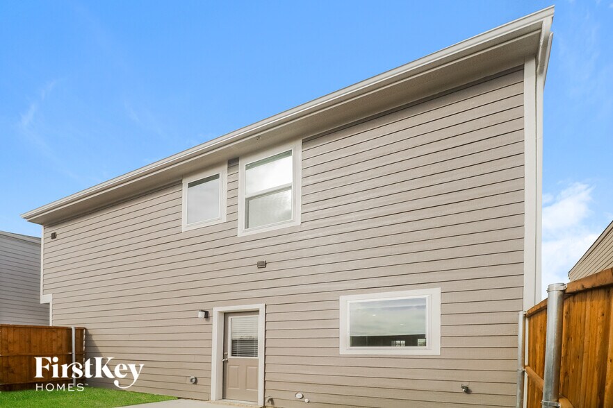 Building Photo - 340 Niki Dr