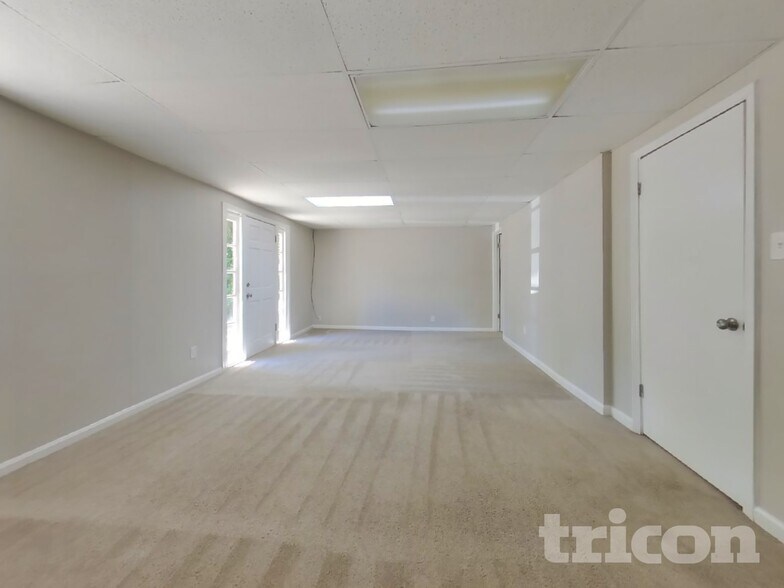 Building Photo - 4021 Wylie Ln