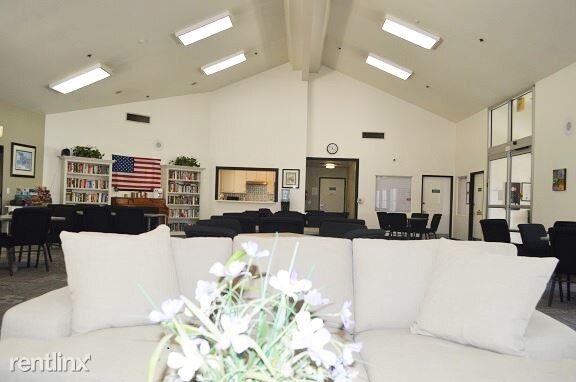 Building Photo - 1000 S Glendora Ave