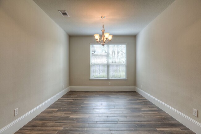 Building Photo - 19 Cohasset Pl