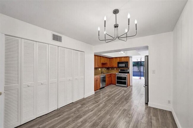 Building Photo - 103 Heatherbrook Way