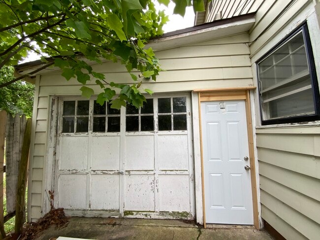 Building Photo - 403 Florida St