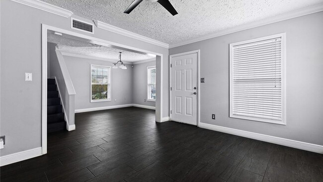 Building Photo - 406 Leawood Cir