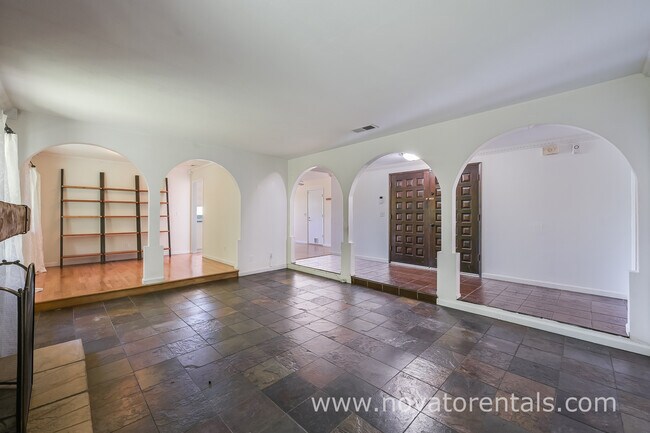 Building Photo - 65 Santa Maria Dr