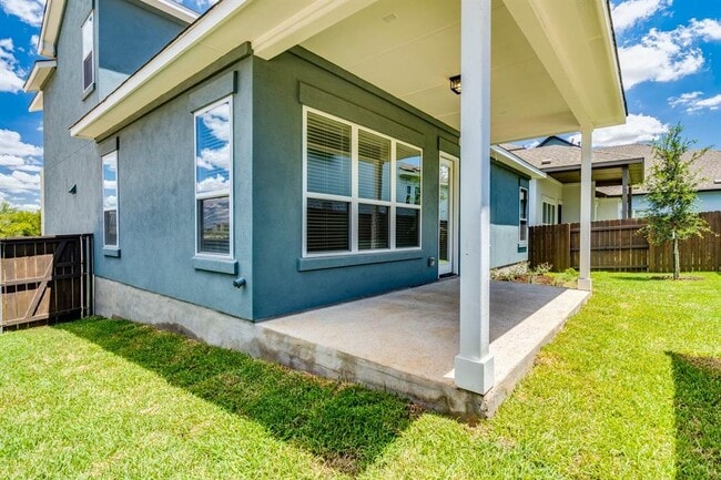 Building Photo - 600 C-Bar Ranch Trl