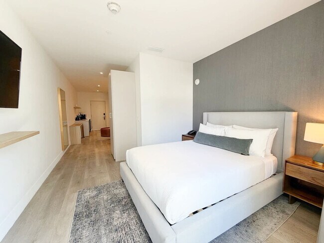 Building Photo - 239 SW 9th St