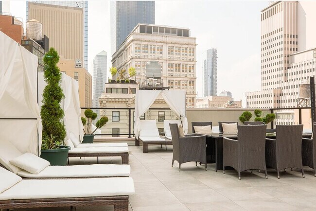 Building Photo - 140 Fulton St