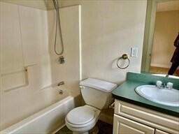 Building Photo - 17 Myrtle St