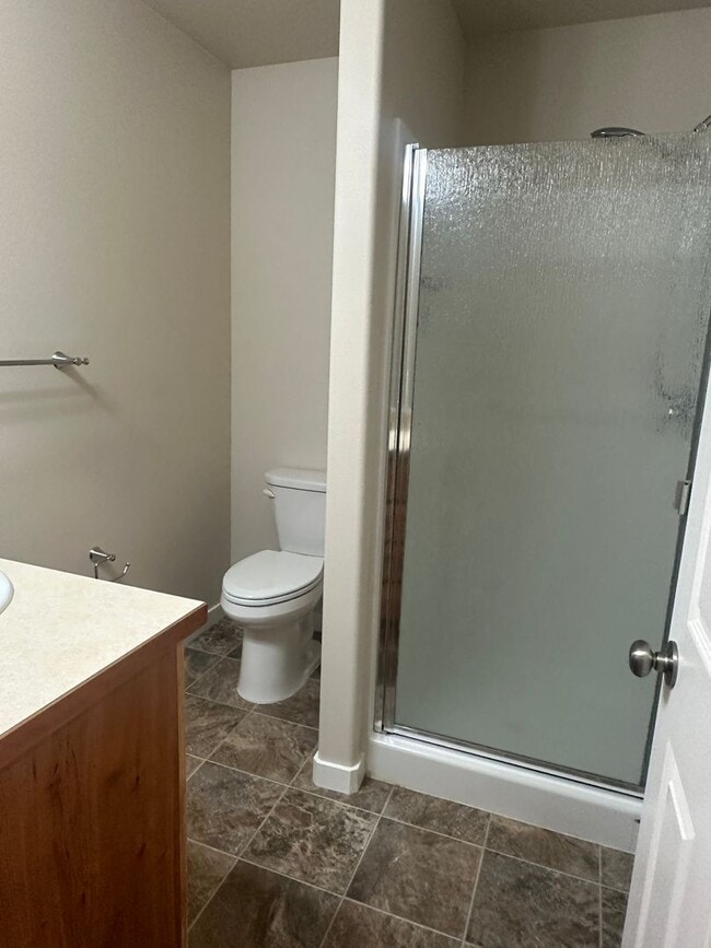 Building Photo - Spacious Duplex in Badger Mountain South