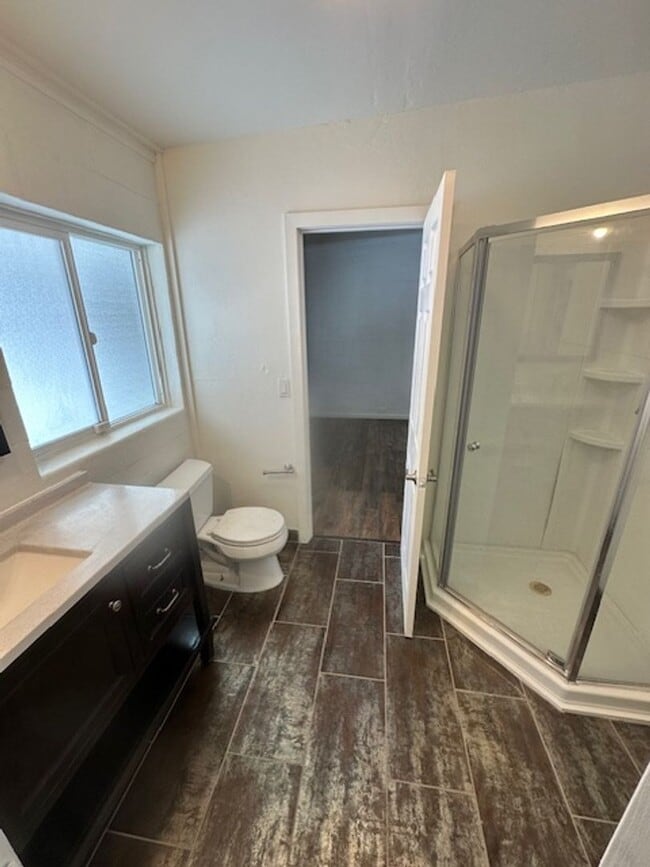 Building Photo - 2Bd home close to Bijou school! Call for availability today!