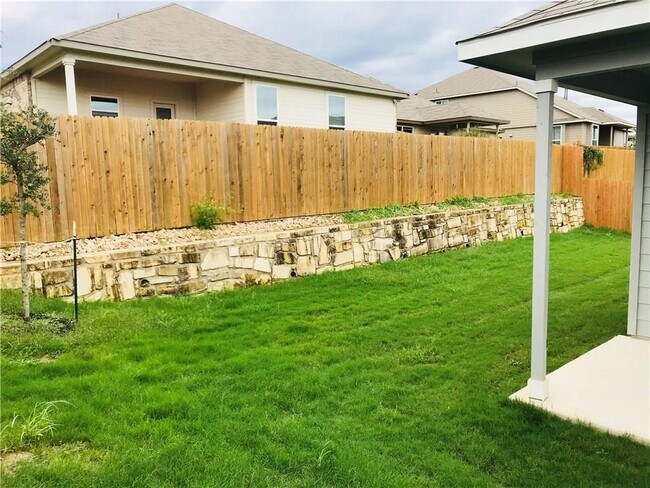 Building Photo - 1532 Maier Dr