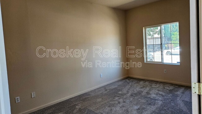 Building Photo - 2068 Eucalyptus Way