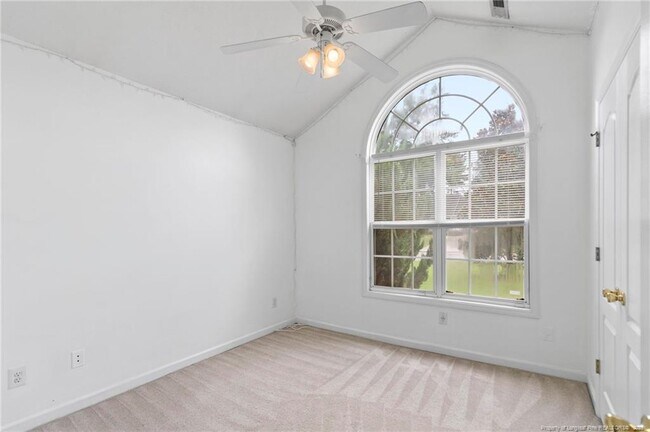 Building Photo - 111 Silverberry Ct