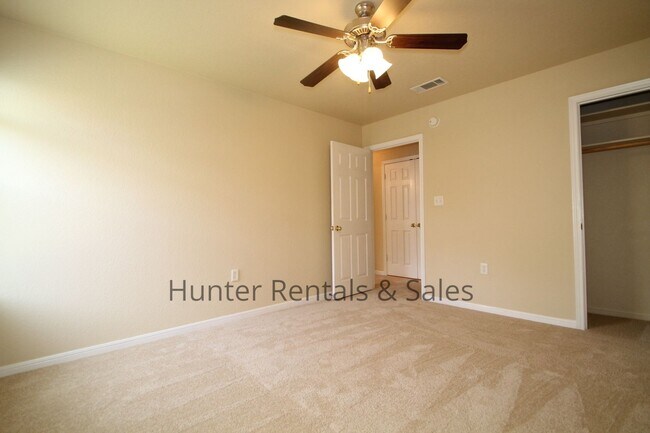 Building Photo - 4204 Elms Run Cir