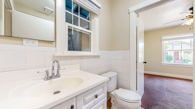 Building Photo - Charming 2 Bedroom 1 Bathroom Single Famil...