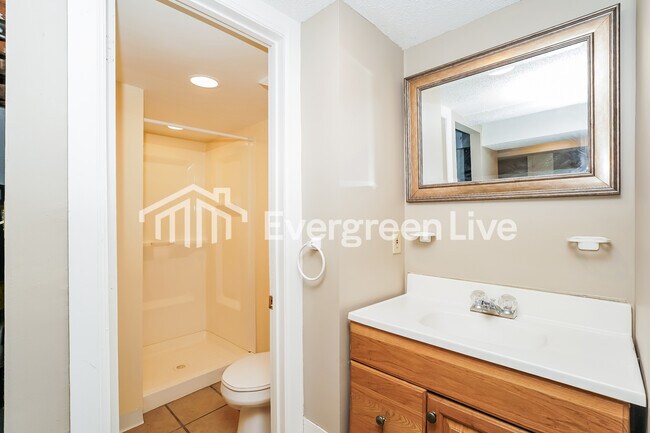 Building Photo - 19200 Mayfair Ln