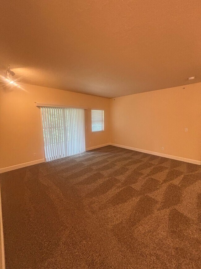 Building Photo - 6740 N Spurwing Loop