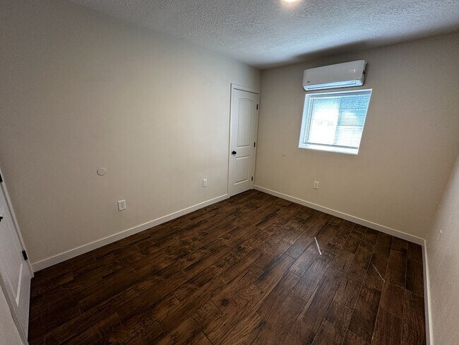 Building Photo - 4702 Marble Ave