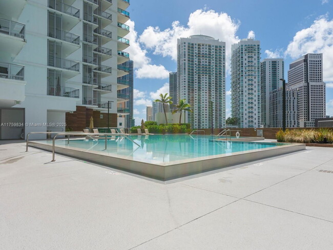 Building Photo - South Miami Avenue, Miami, FL 33130 - 2 BR...