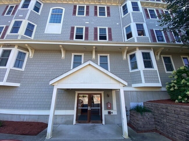 Primary Photo - 391 Pleasant St