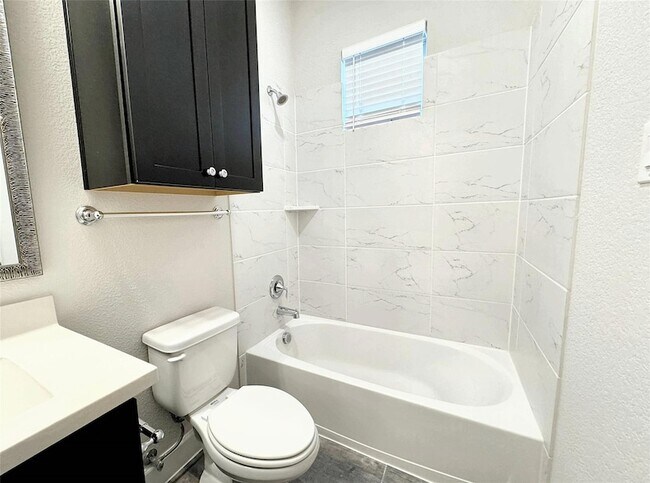 Building Photo - 1367 Branchwood Pl
