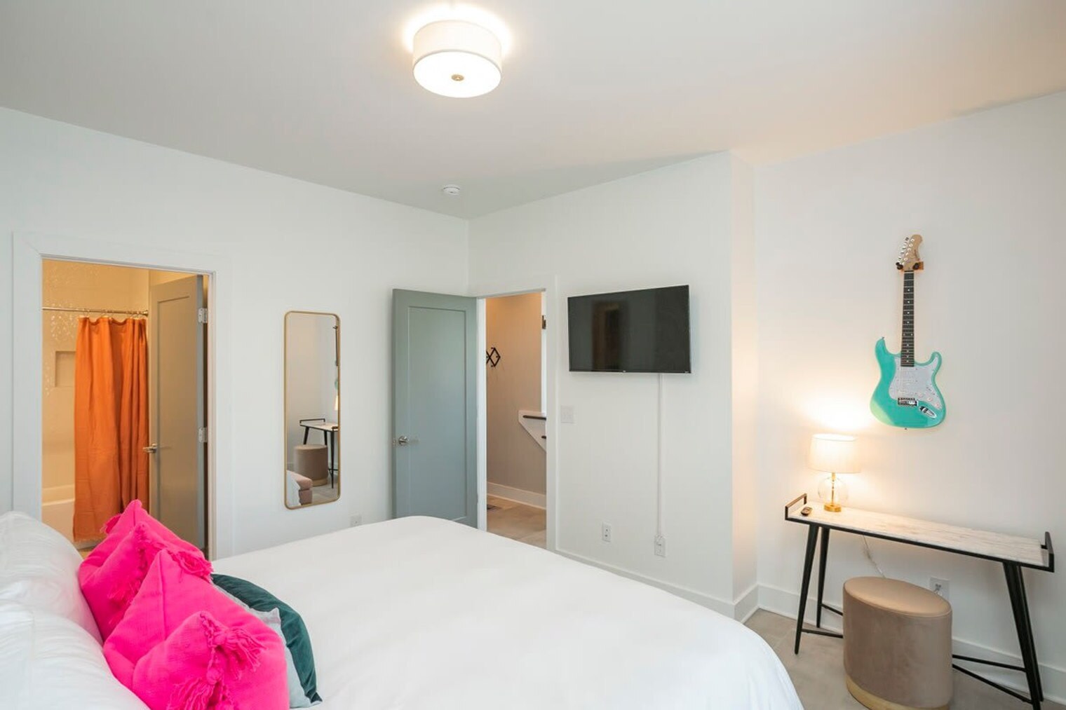 Building Photo - 713 26th Ave N