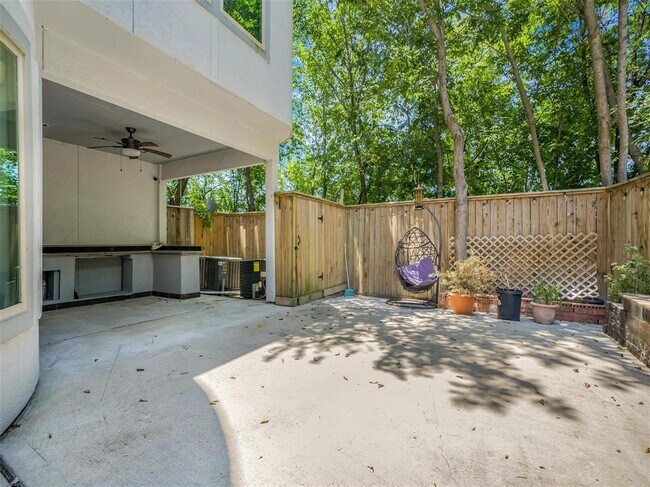 Building Photo - 4274 Childress St