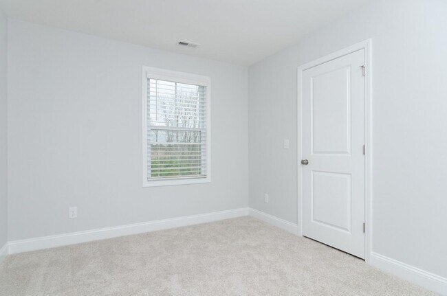 Building Photo - 1575 Grey Cliff Run