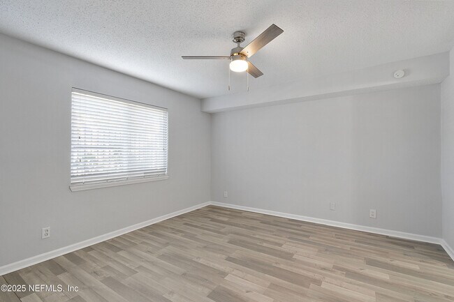 Building Photo - 6655 Bell Tower Ct
