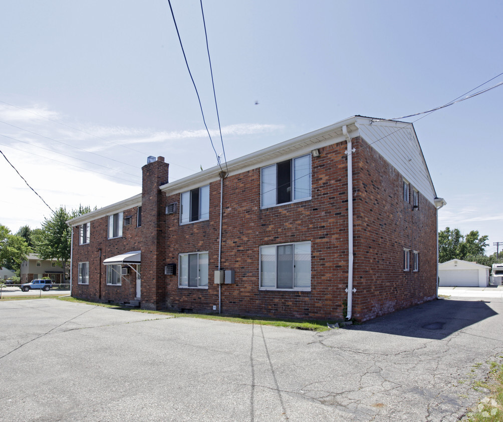 Taylor Street - 29600 Taylor St Saint Clair Shores MI 48082 | Apartment  Finder