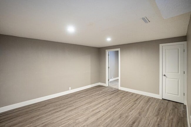 Building Photo - 12713 Ridgeview Cir