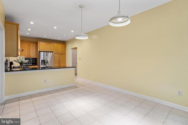 Building Photo - 210 Bullock Dr