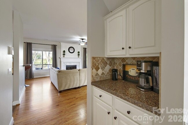 Building Photo - 6520 Red Maple Dr